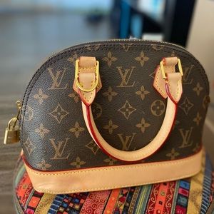 *𝗨𝗦𝗘𝗗 Iconic Monogram Alma BB handbag